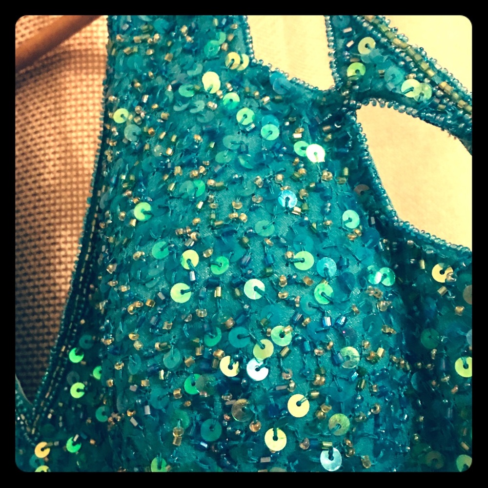 Elegant Sequined Backless Gown